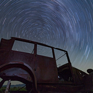 Star Wheel and Old Car 72p
